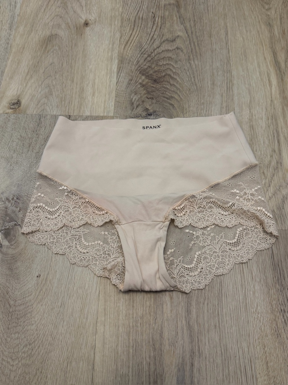 Spanx Women's Undie-tectable Lace Hi-Hipster